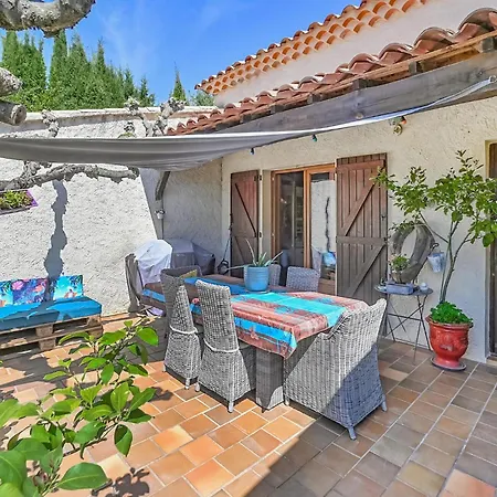 Casa vacanze Gorgeous In Saint-Privat-des-Vieux
