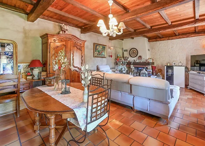 Lovely In Saint-Privat-des-Vieux