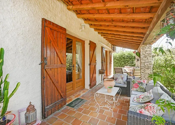 Casa de Férias Lovely In Saint-Privat-des-Vieux